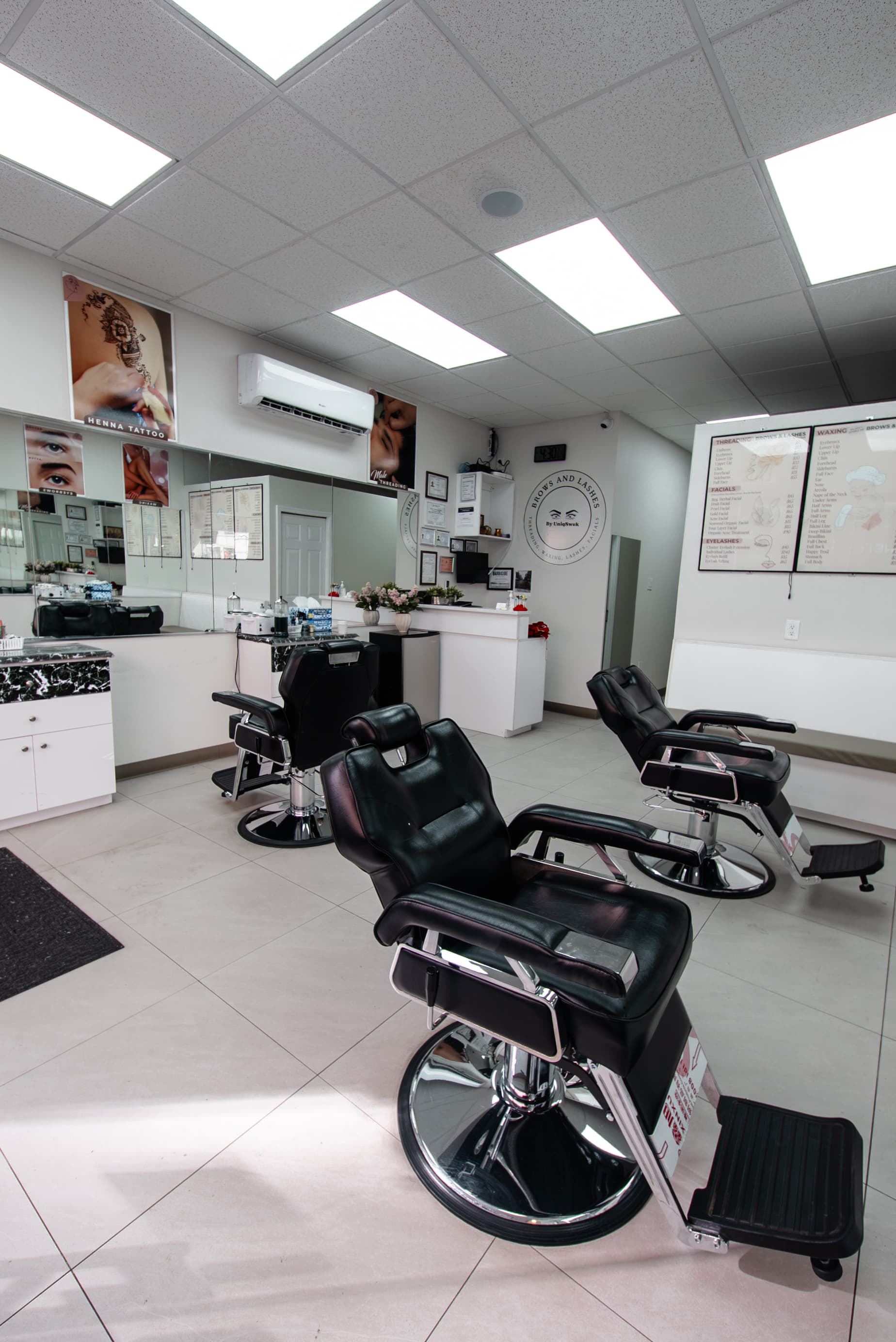Eyebrow Shape by UniqSwek interior view 1