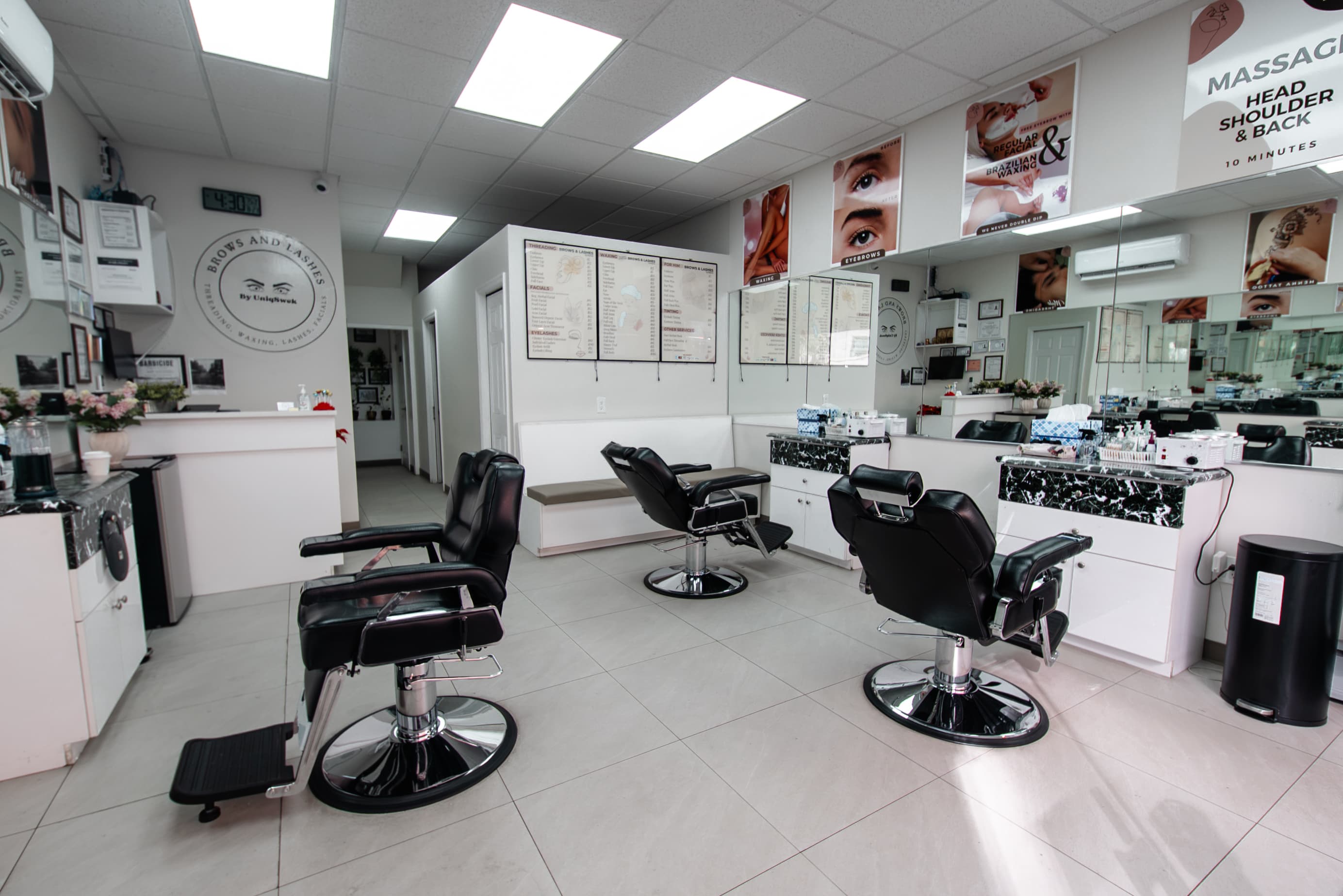 Brows & Lashes by UniqSwek interior view 1