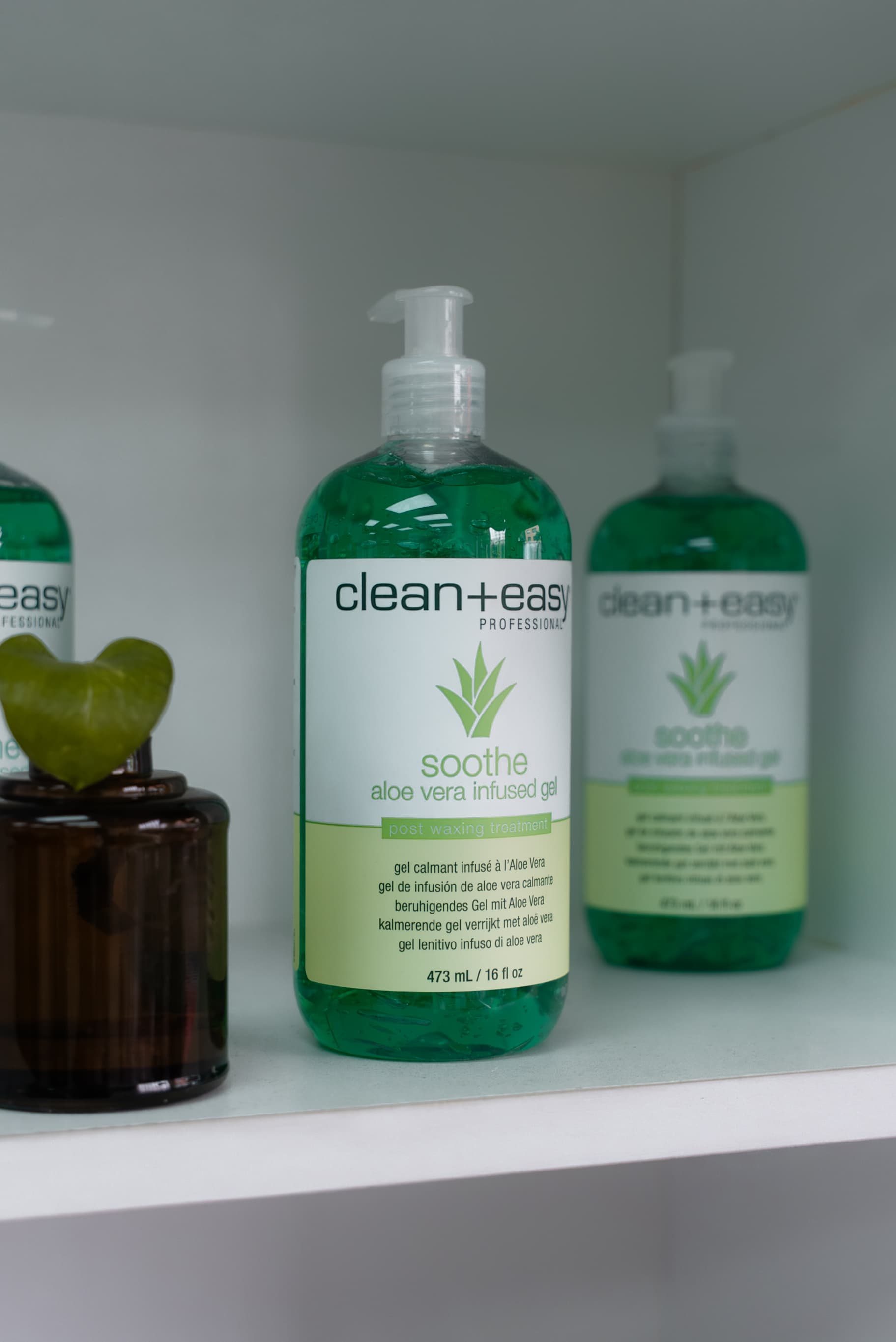 Clean+Easy Soothe aloe vera post-wax gel